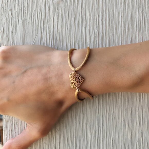 Elara Fae Jewelry - 18k Gold Heart Bracelet